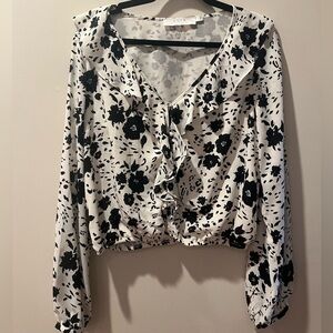 ASTR The Label Black&White Floral Blouse